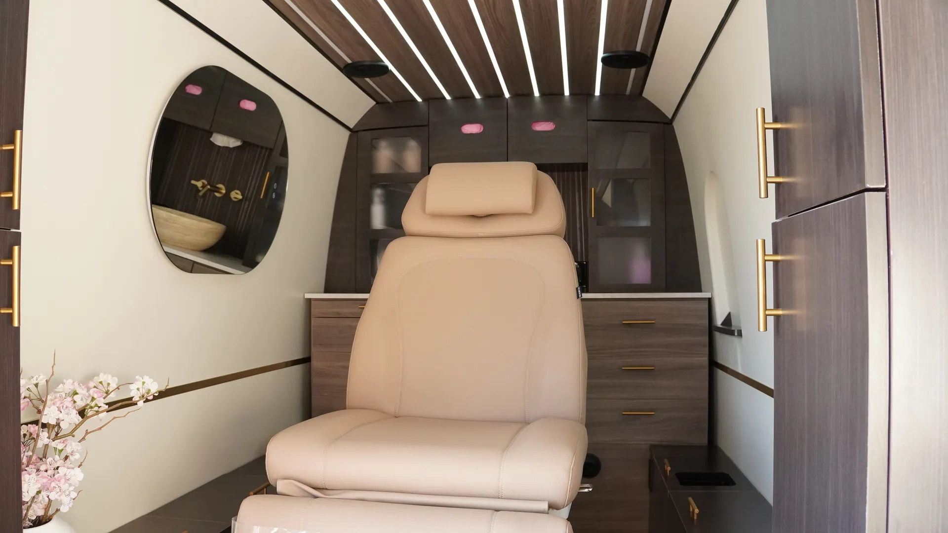 AIM mobile treatment room